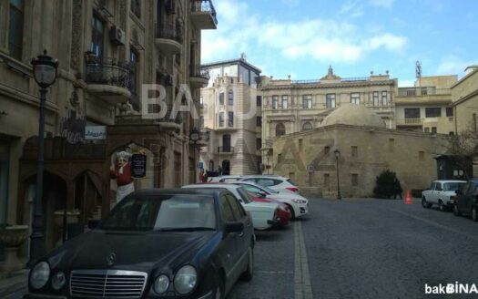 2 Rooms Old Apartment for Sale in Baku