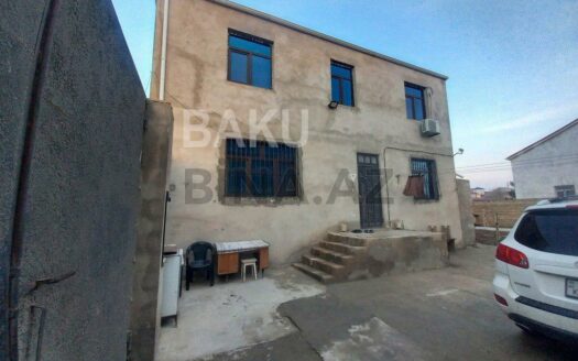 4 Room House / Villa for Sale in Baku